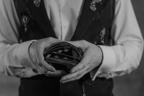 Yrityslainan Ehdot: Tietoa Ja Vaatimuksia Yrityslainan Hakemiseen