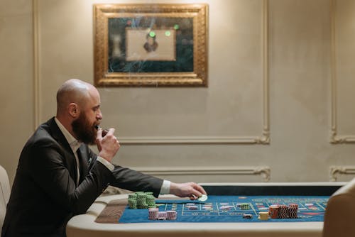 MicroMillions: Mikrosuuret Pokerturnaussarjat Ja Niiden Pelaaminen